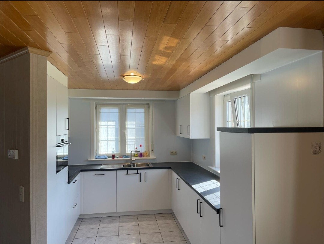 Vrijstaande, gelijkvloerse gezinswoning gelegen op een perceel van 6a18ca op een rustige locatie nabij het centrum van Neeroeteren! 