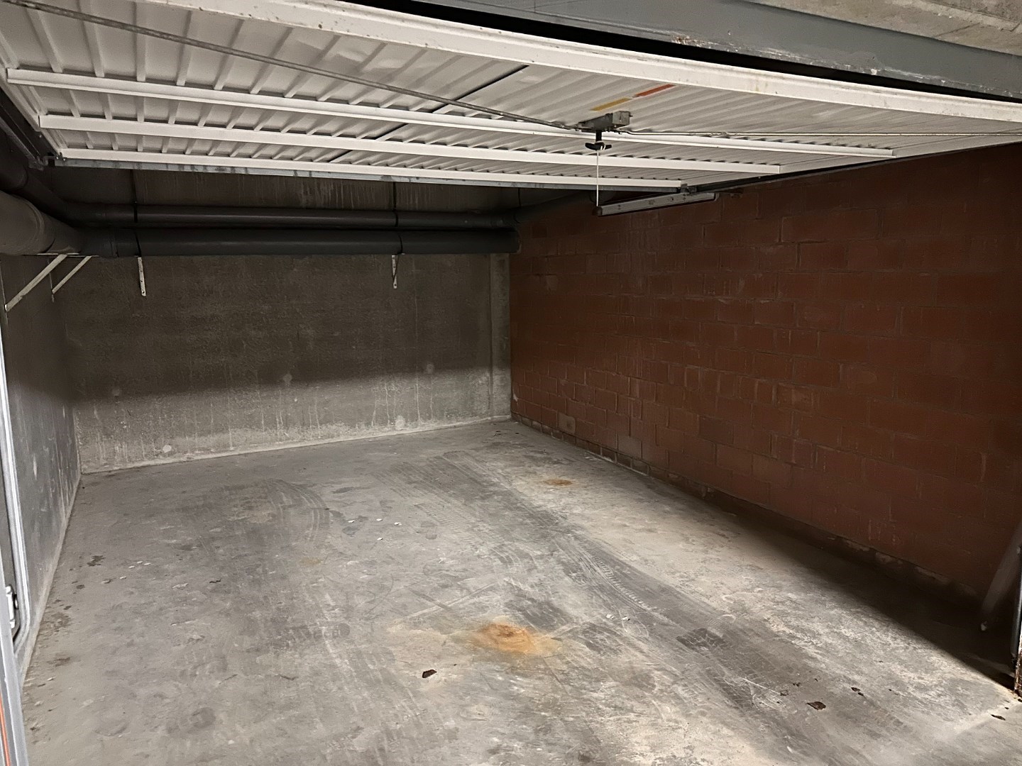 GARAGE BOX  OP TOPLIGGING - CENTRUM OOSTENDE ! 