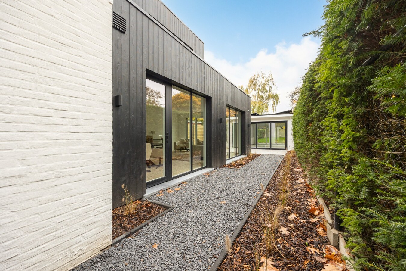 Energiezuinige instapklare woning met 4 slaapkamers en bijgebouw in hartje Schilde 