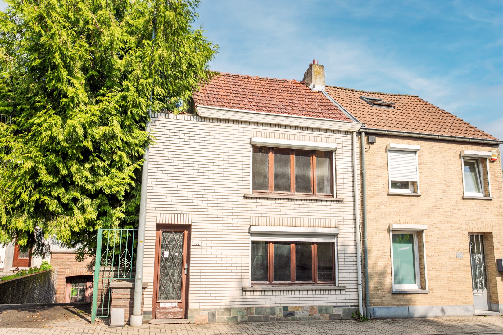 Te renoveren woning te Buizingen met veel potentieel op 1a35ca 
