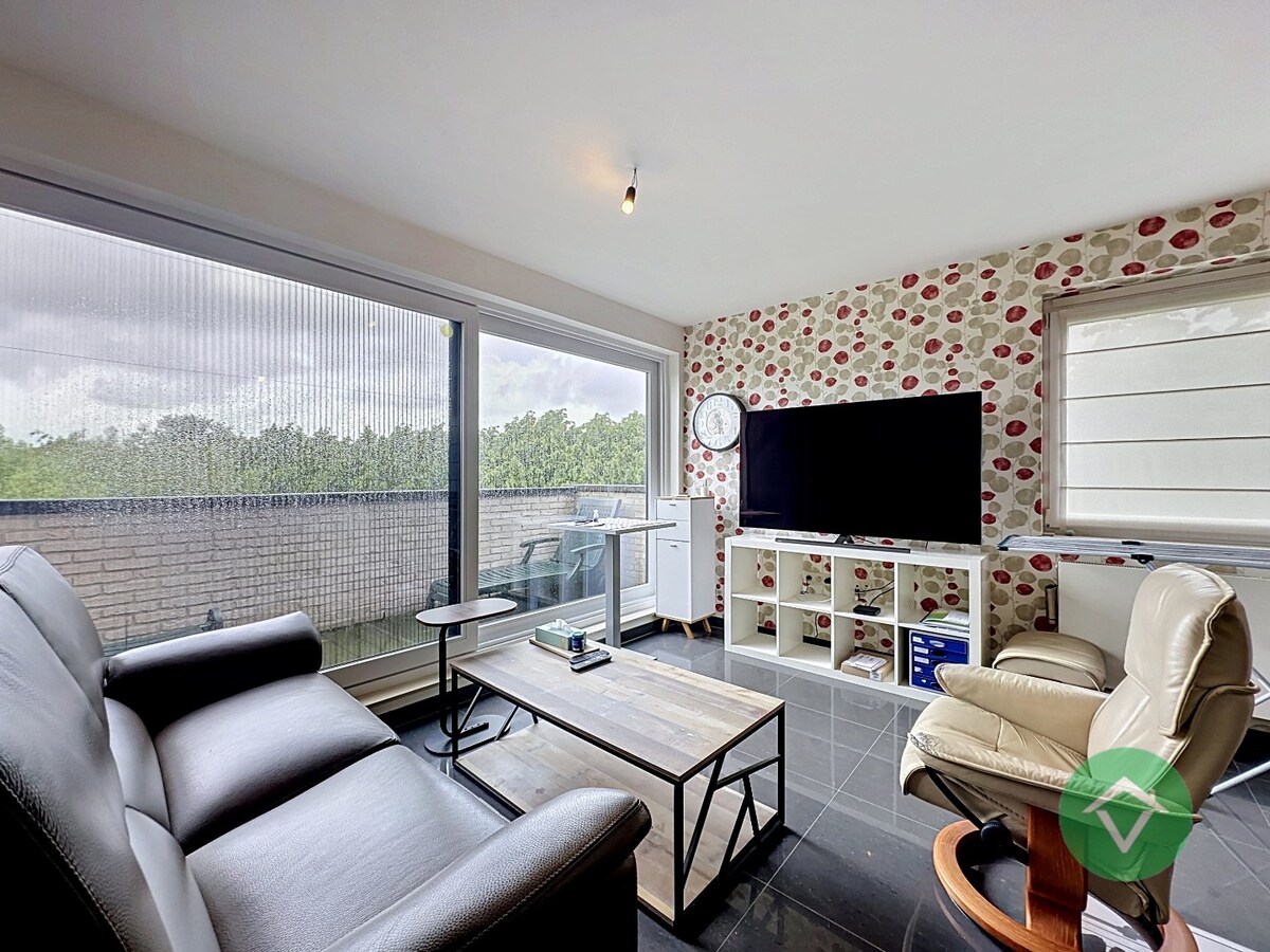 Lichtrijk appartement met garage en prachtig zicht op het park ’t Oosthof te Koekelare 