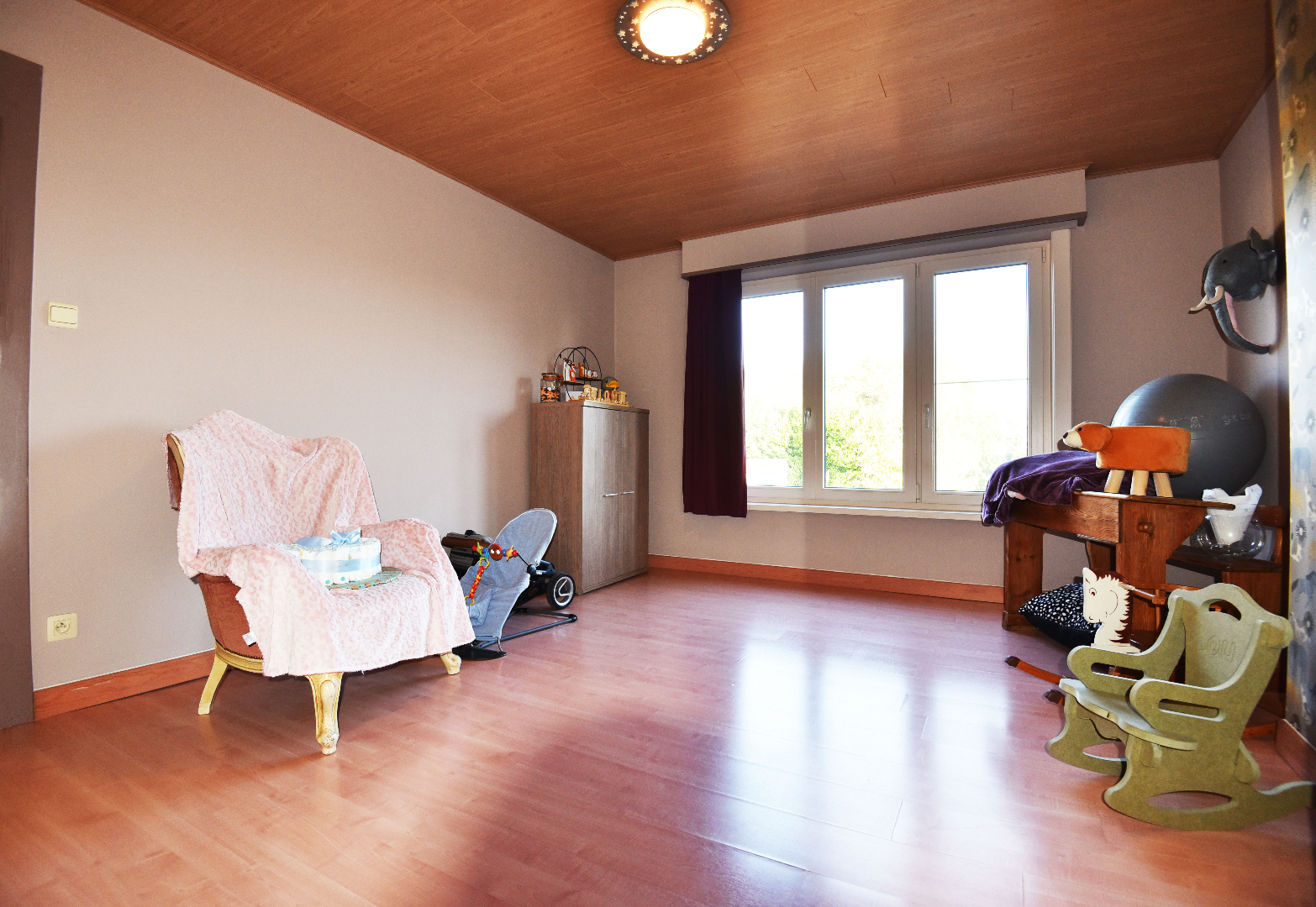 Rijwoning met 3 slpks, garage en tuin nabij centrum Eeklo 