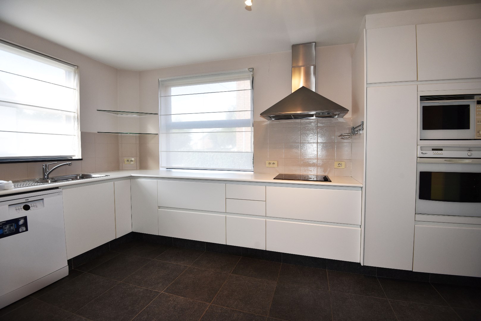 Woning met 4 slpks, terras en garage nabij centrum Maldegem 