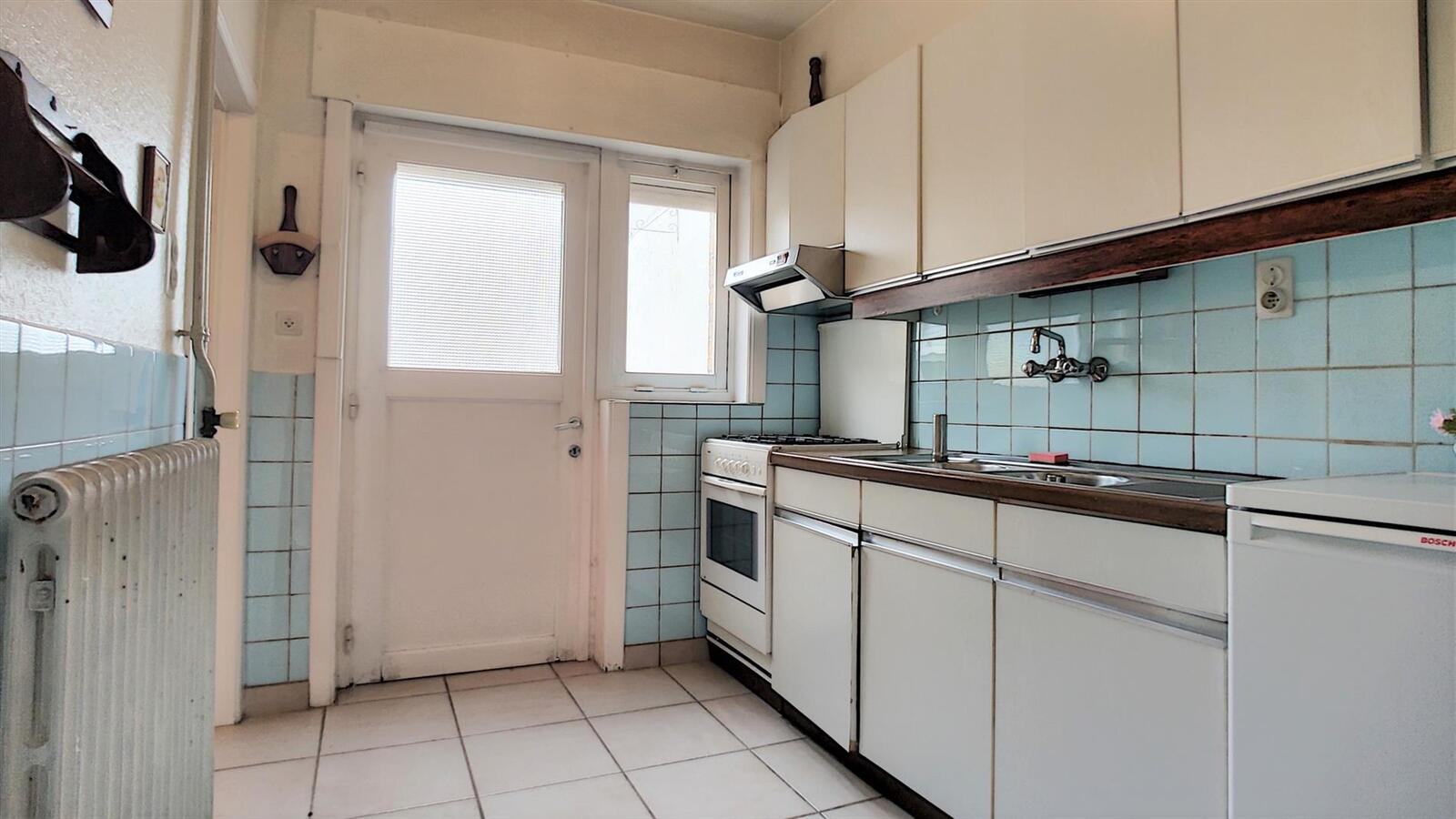 Goed gelegen, op te frissen gezinswoning - Heist 