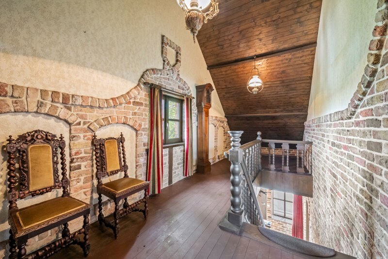 Te renoveren vrijstaande woning met prachtig uitzicht in natuurgebied 