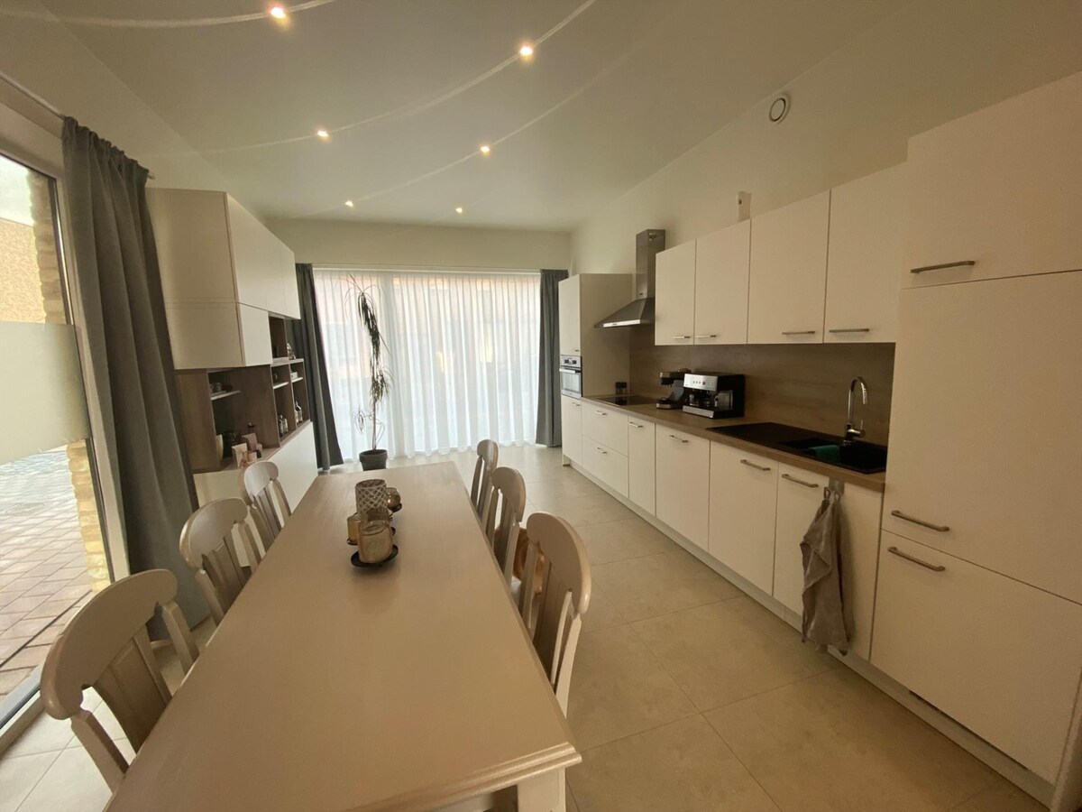 Recent ruim tuinappartement met 2 slaapkamers 