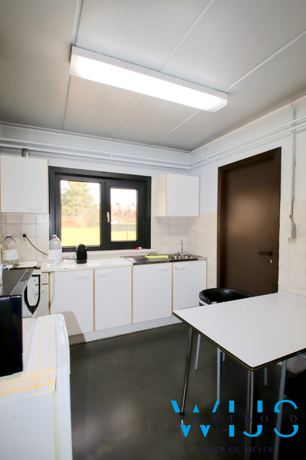 Multifunctionele bedrijfsruimte/ garage met bijhorende woning 