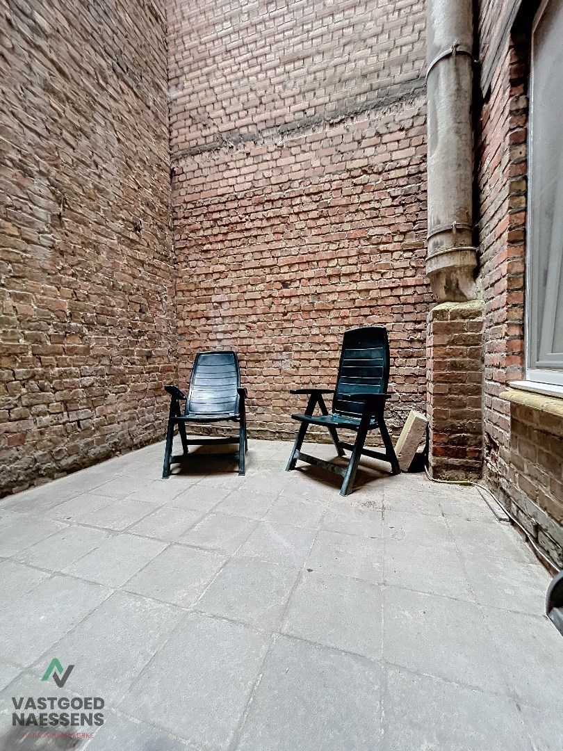 Commerce avec habitation près de la digue 