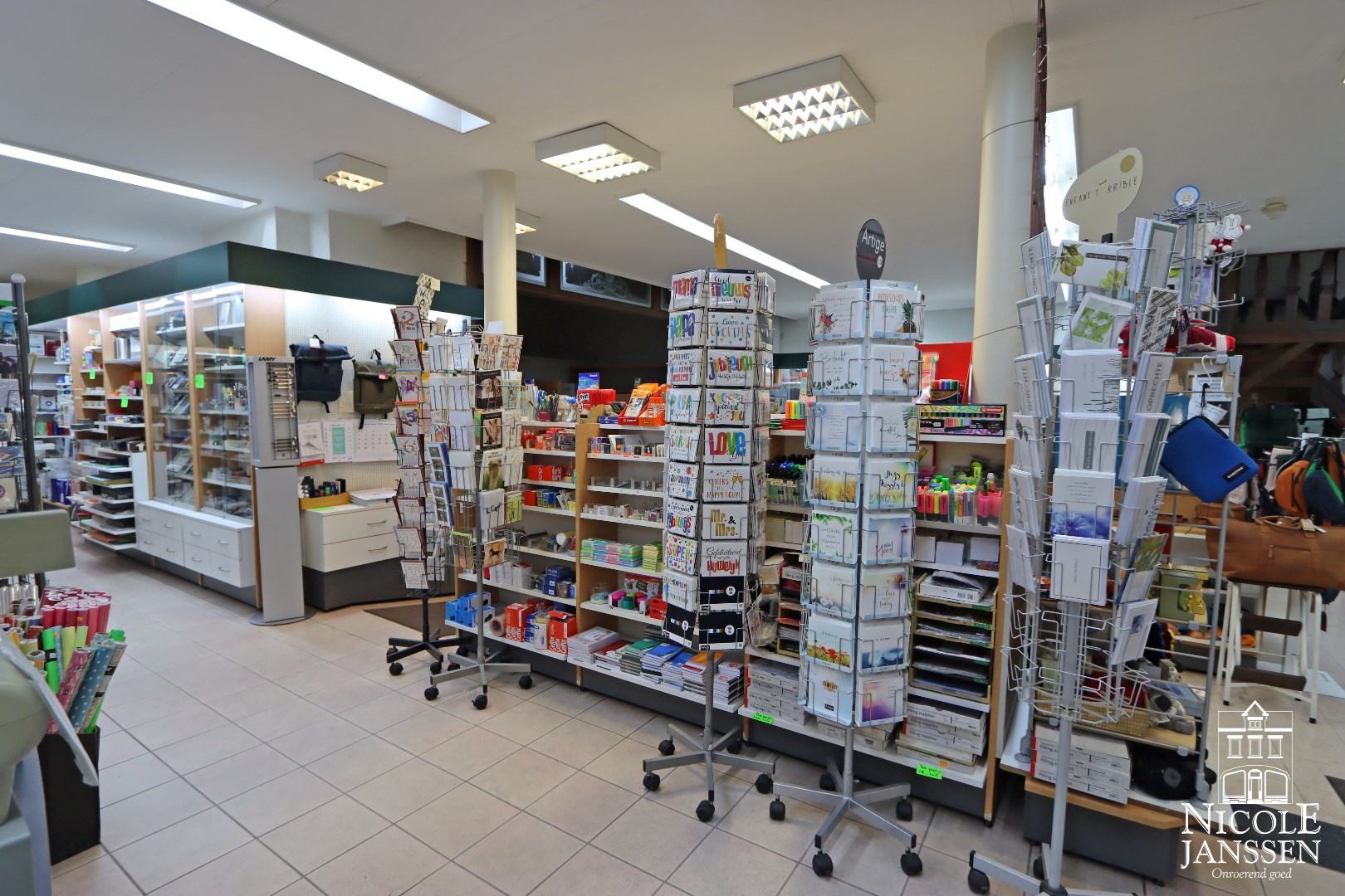 Gelijkvloers handelspand/kantoorruimte 