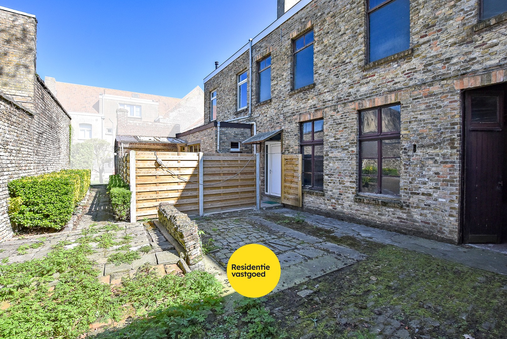 Charmante woning met opslagplaats in centrum Diksmuide op 248 m²! 