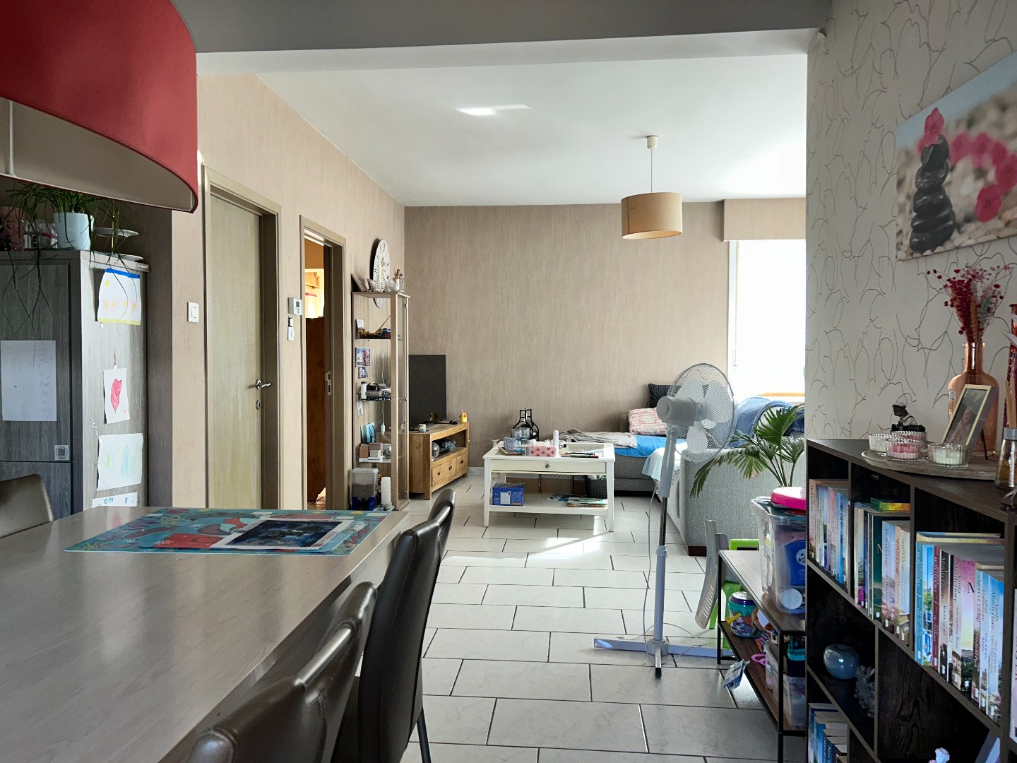 Degelijke en ruime gezinswoning met garage en tuin op 702m² 