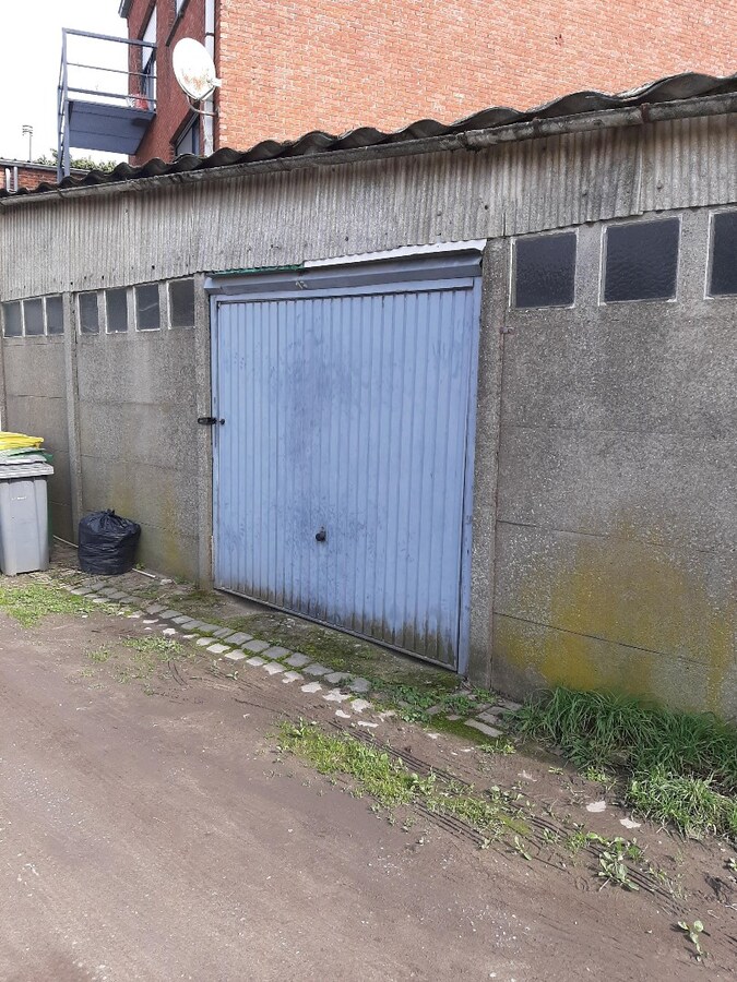 Verhuurd garage box - Geel