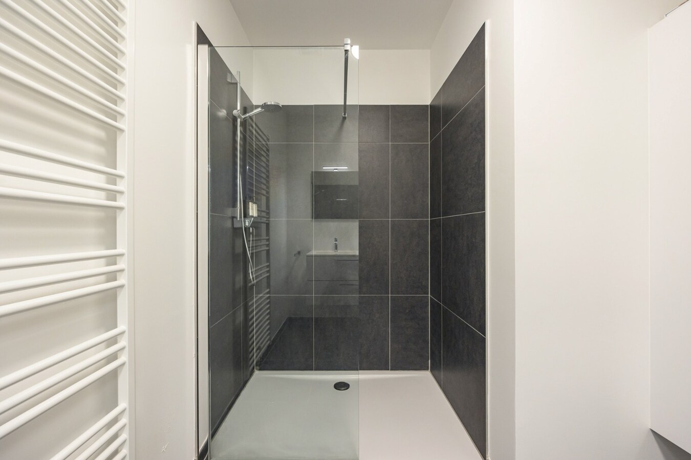 Modern appt met 2 slpk en ruim terras nabij 't Eilandje! 