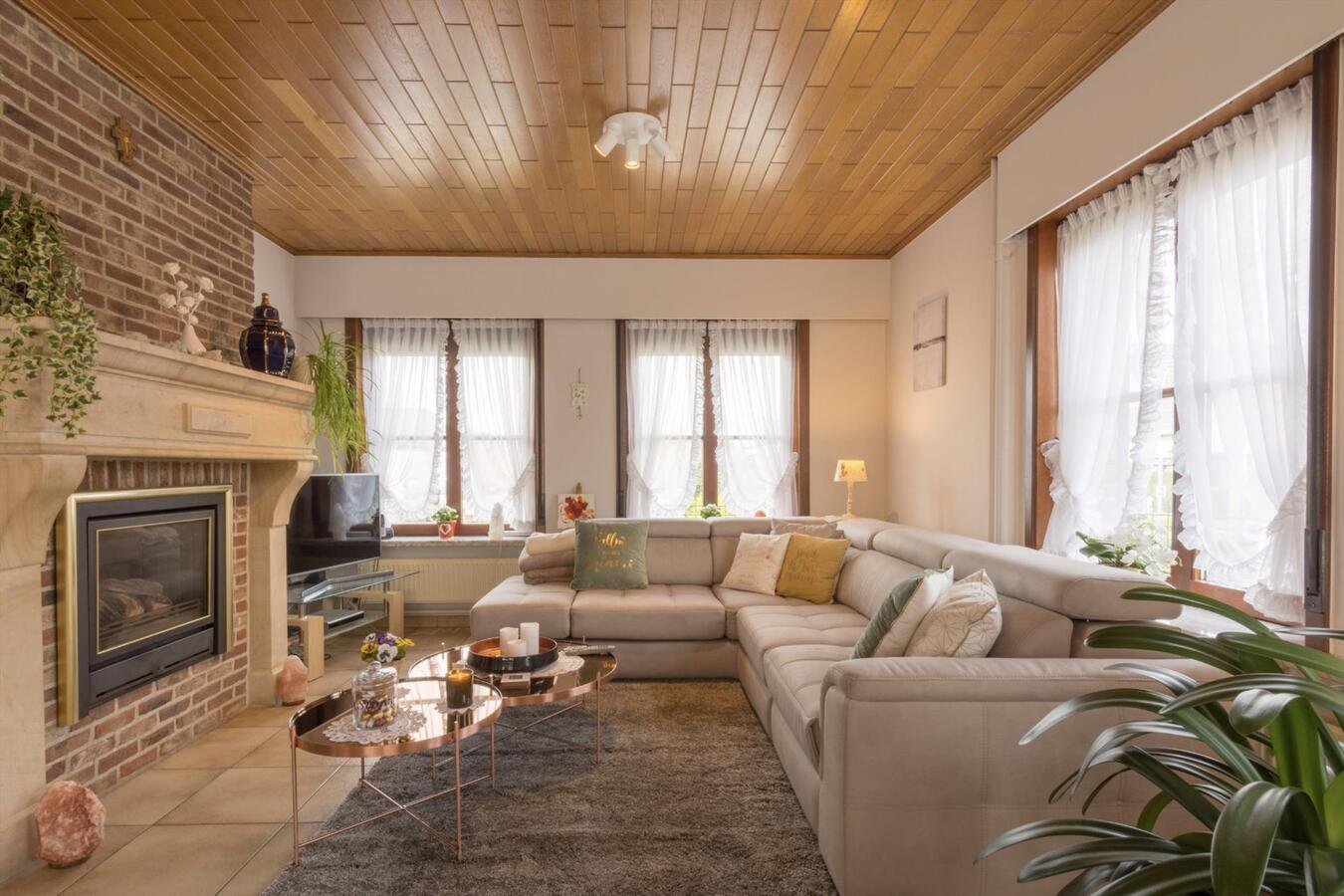 Instapklare woning op centrale ligging te Lochristi 