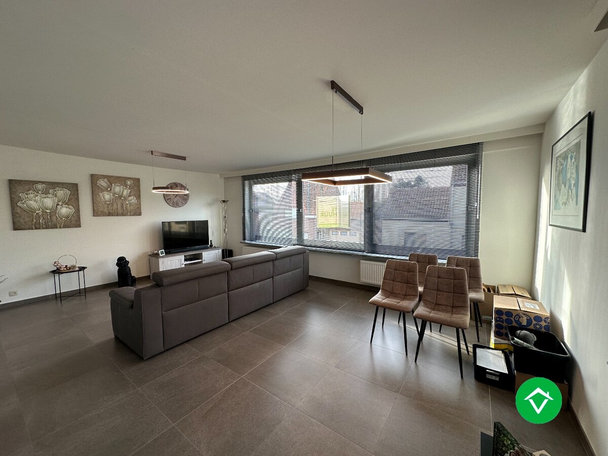 Appartement op eerste verdieping met 2 slaapkamers en terras te Koekelare 