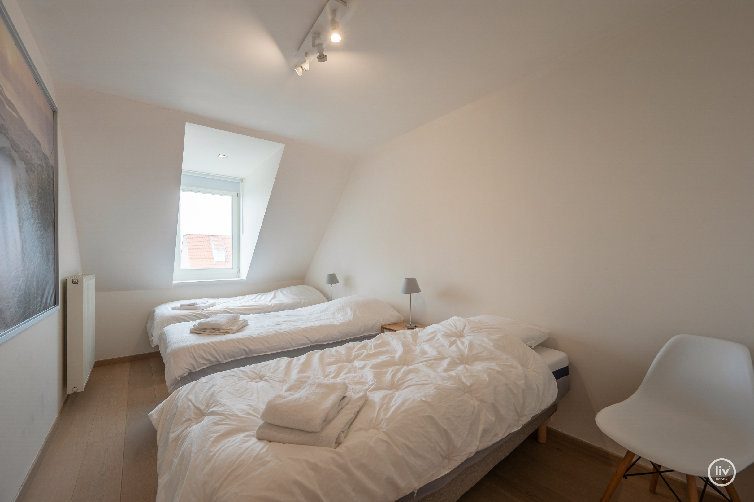 Zuidgericht en tevens instapklaar 4-slaapkamer appartement (159m2!) voorzien van 2 ruime terrassen met mogelijkheid tot aankoop van een XL-garagebox. 