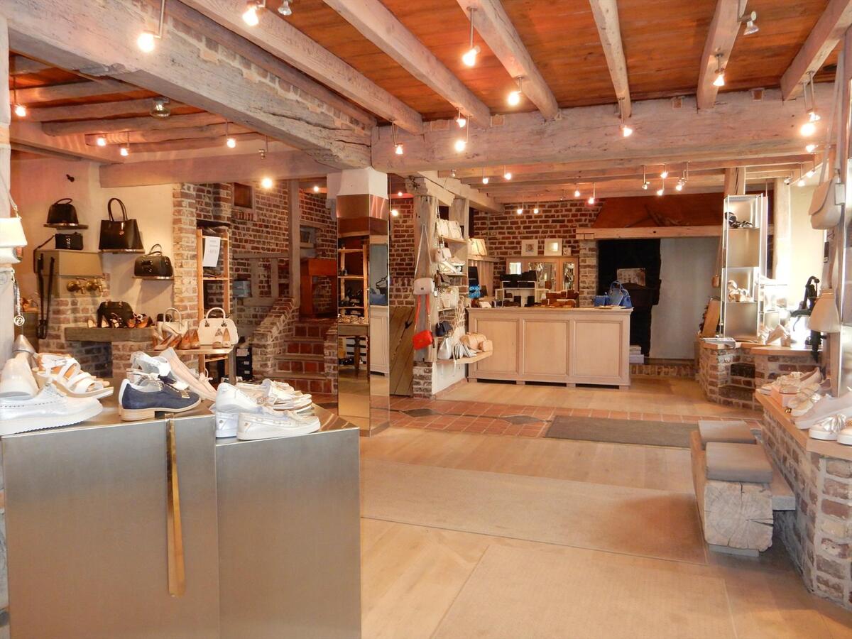 Prachtige handelszaak op commerciële ligging 