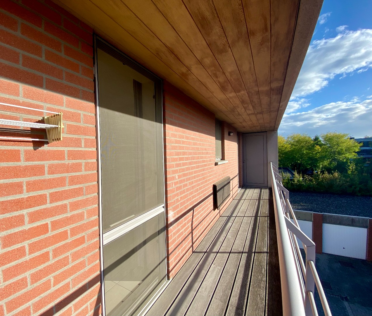 Ruim hoekappartement met 3 slaapkamers en garage in hartje Waregem! 