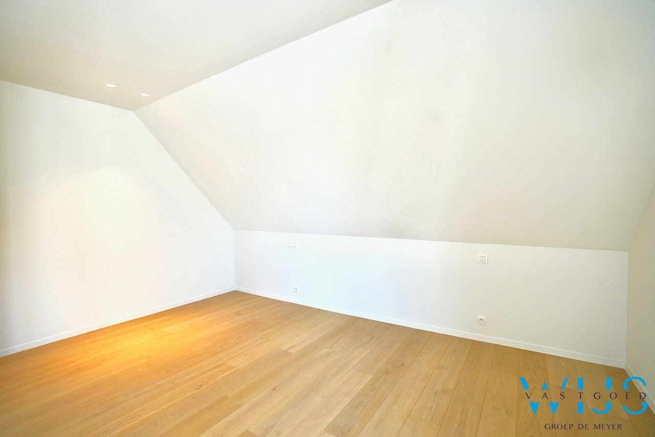 Luxues afgewerkt 2 slaapkamer appartement IN het centrum Ertvelde ! 