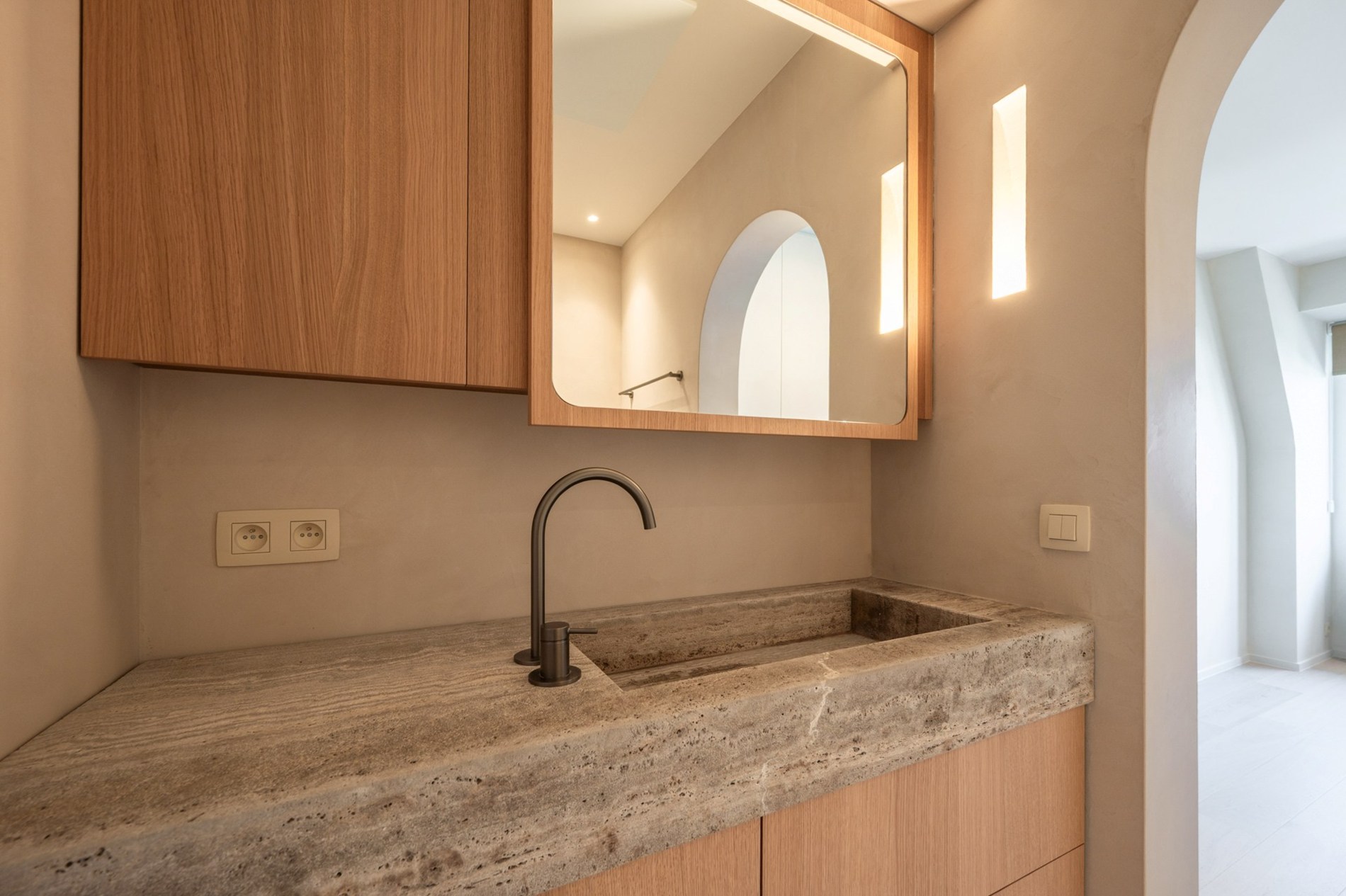 Klassevol appartement gelegen in een charmante villaresidentie in het Zoute. 