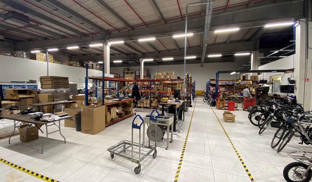 Magazijn en kantoor te huur op logistieke site te Bornem