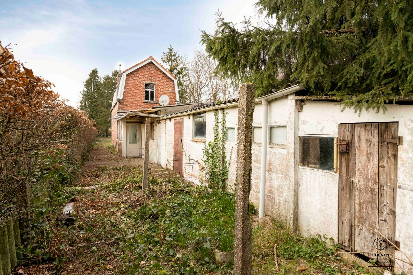 Volledig te renoveren woning met potentieel op een schitterende ligging te Brasschaat 