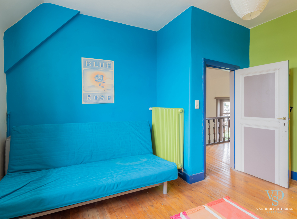 Authentieke herenwoning met atelier / bureau's. 