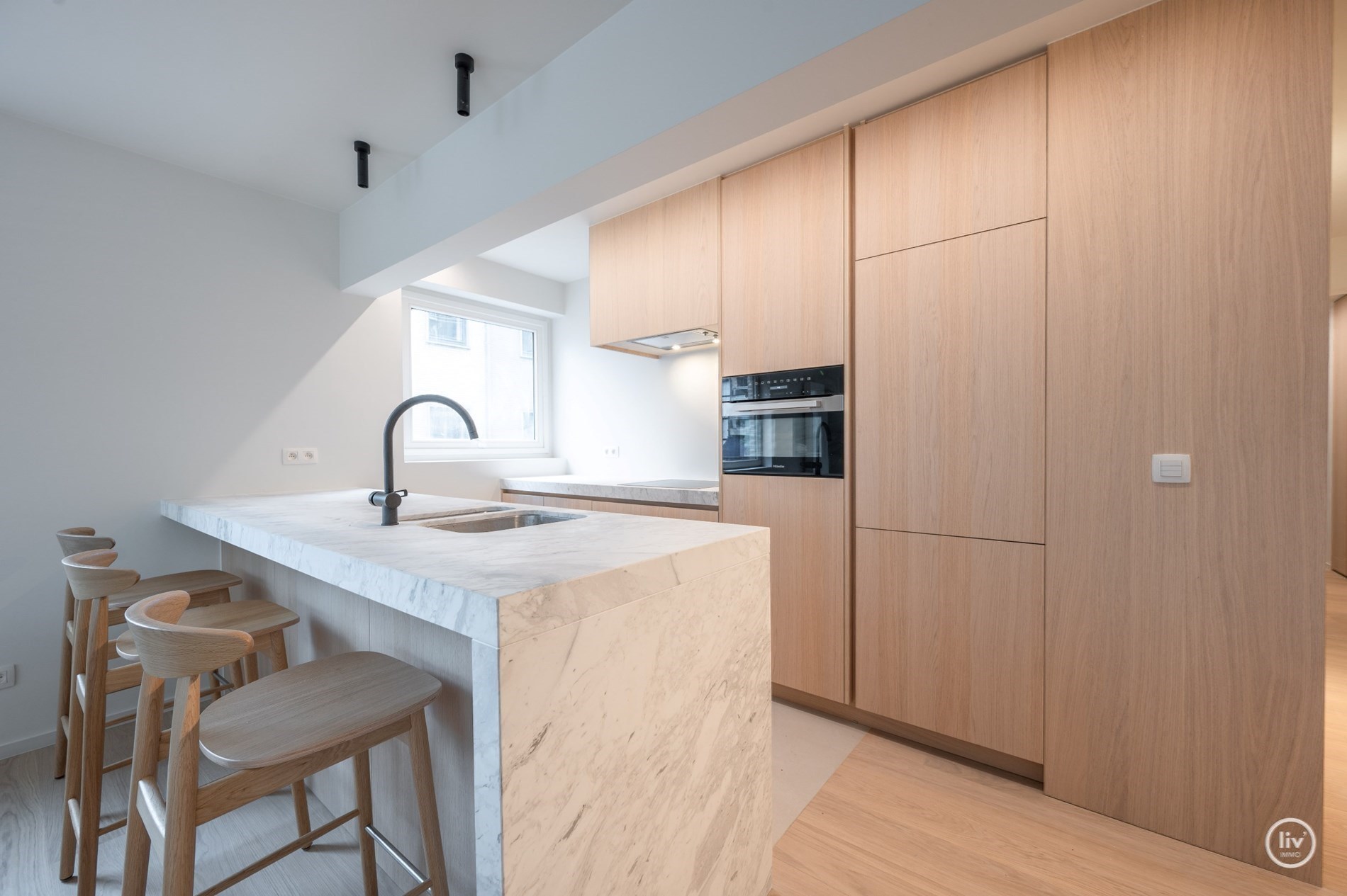 Appartement d'angle entièrement rénové, bien situé sur la Lippenslaan (ACTION PRINTEMPS*): JOURNÉE PORTES OUVERTES 07/03 - entre 11h et 13h. 