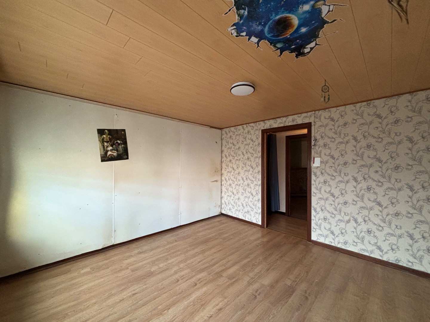 Te renoveren gezinswoning met 2 slpk. in Leopoldsburg 