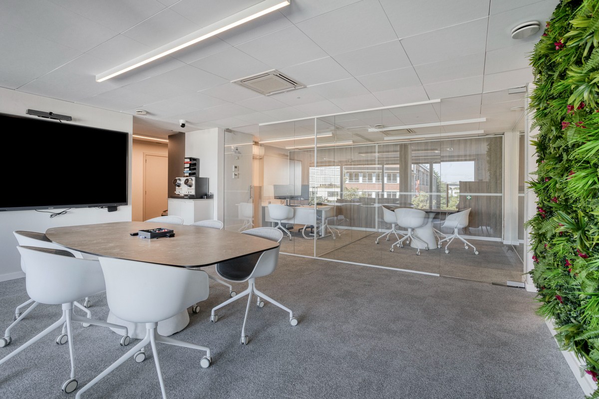Kantoorpand met handelsruimte te koop nabij Mechelen station