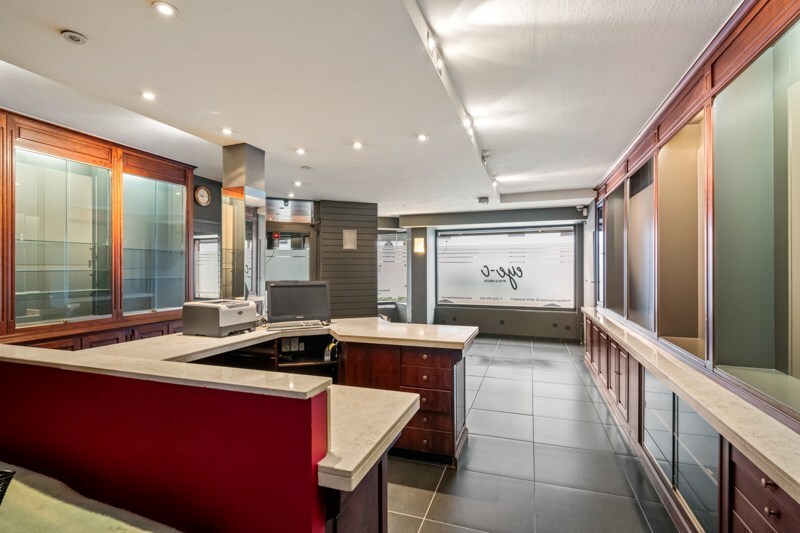 Veelzijdige woning met tuin en uitweg in Eernegem 