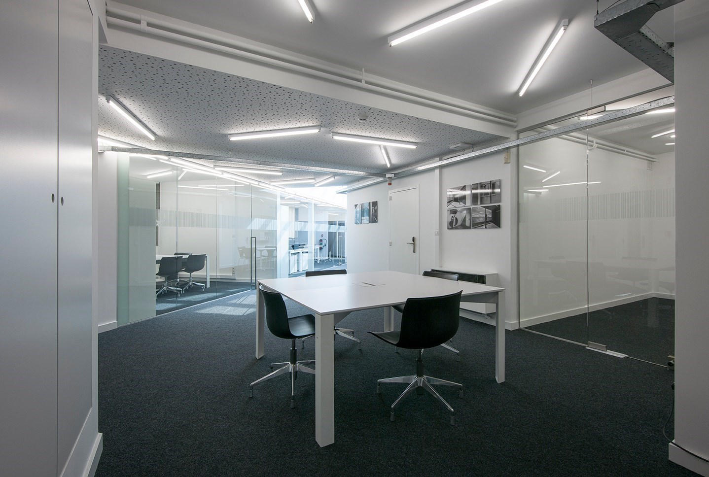 Perfect uitgerust kantoor (22 m²) met parking en alle faciliteiten inclusief, Torhout. 