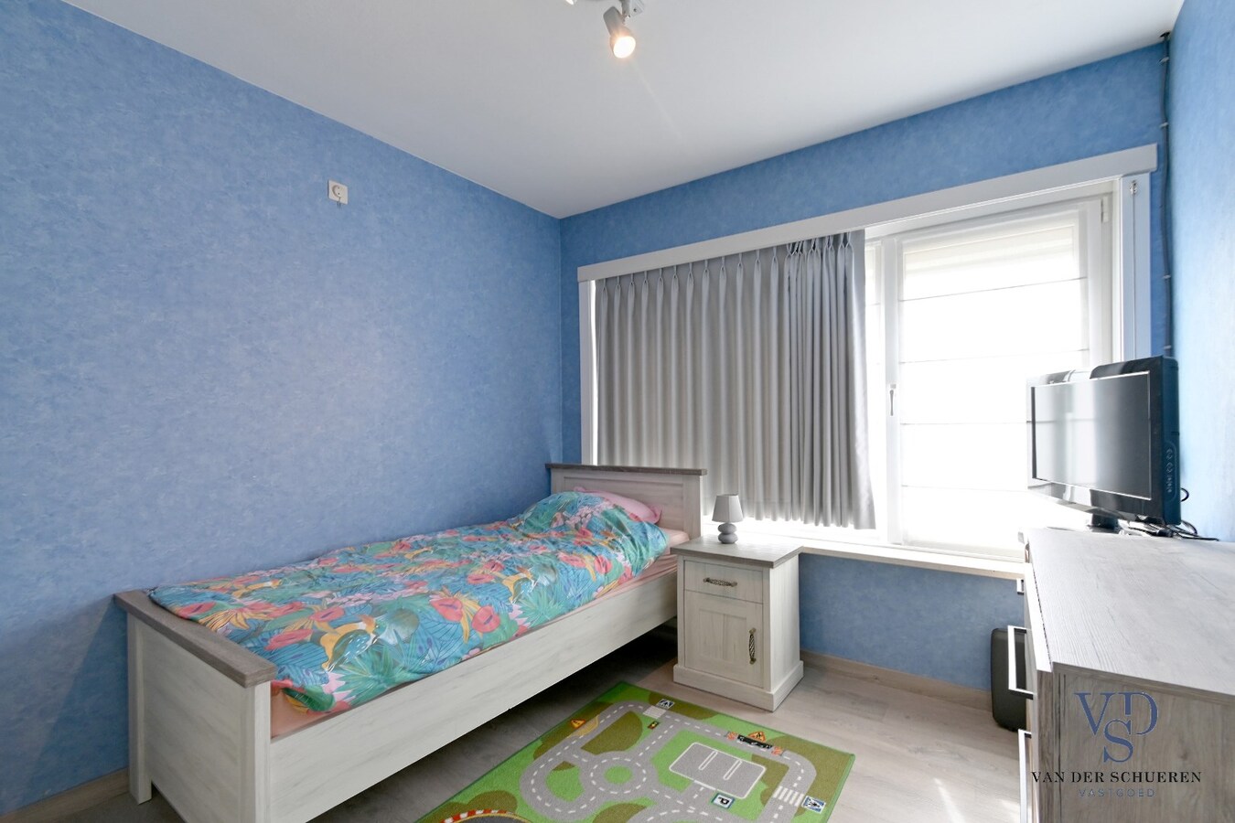 Degelijke, ruime eigendom in rustige residentiële wijk 