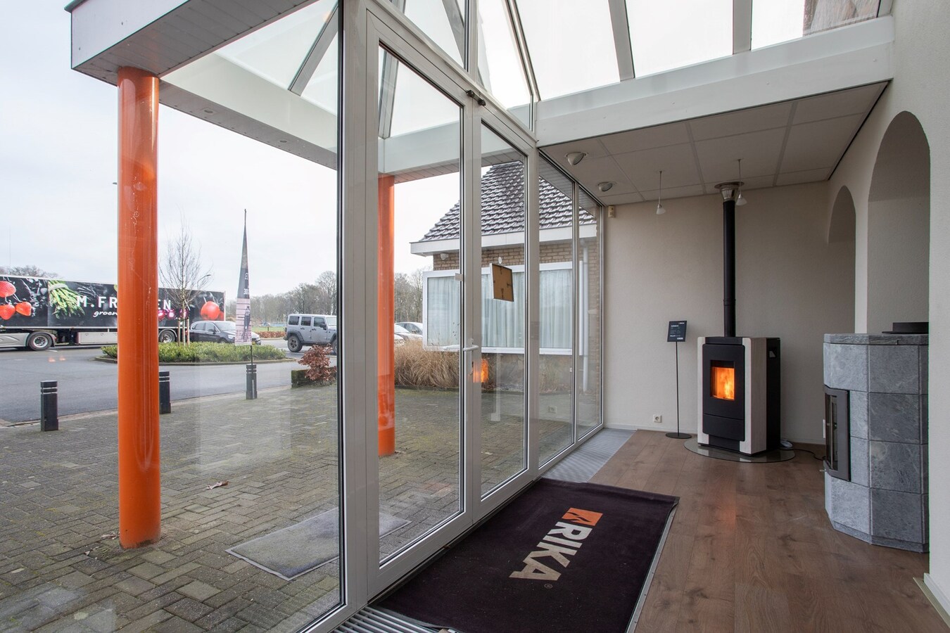 Uniek woon-winkelpand met bedrijfs-, en buitenruimte op toplocatie in Reusel. 