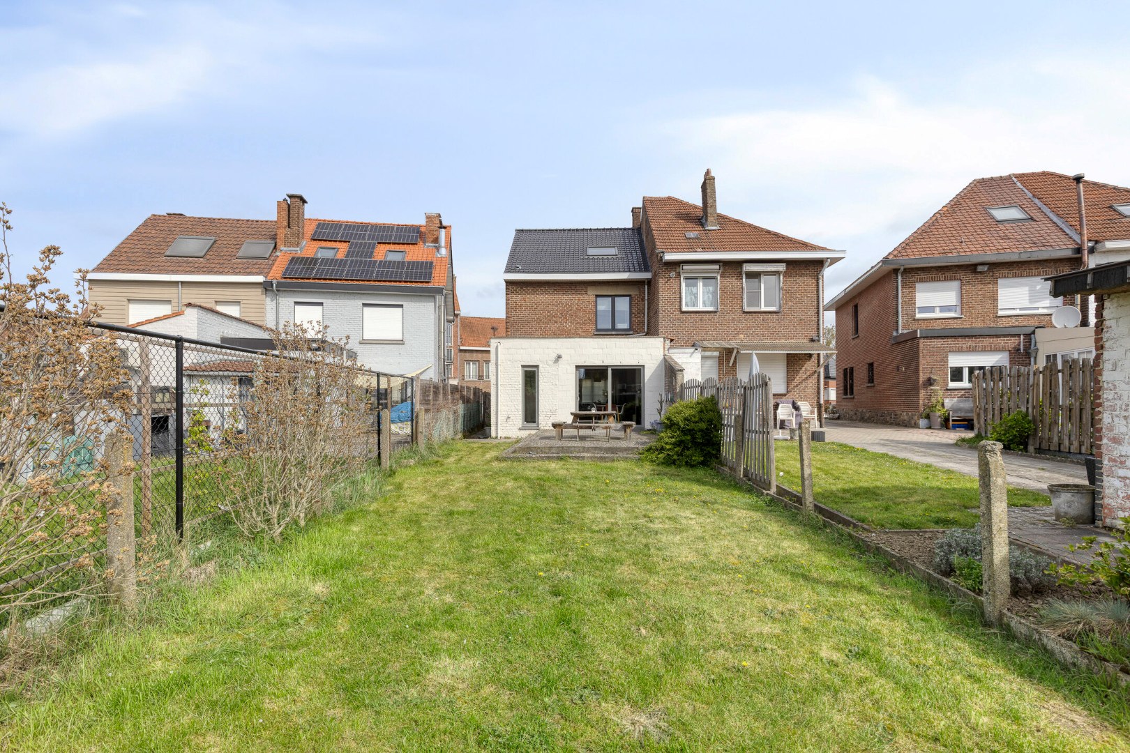 Gerenoveerde halfopen woning met 3 slaapkamers en tuin – 1651 LOT (BEERSEL) 