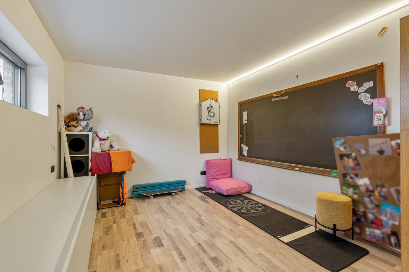 Uniek landhuis op een perceel van +/- 27 are in een GROENE oase 