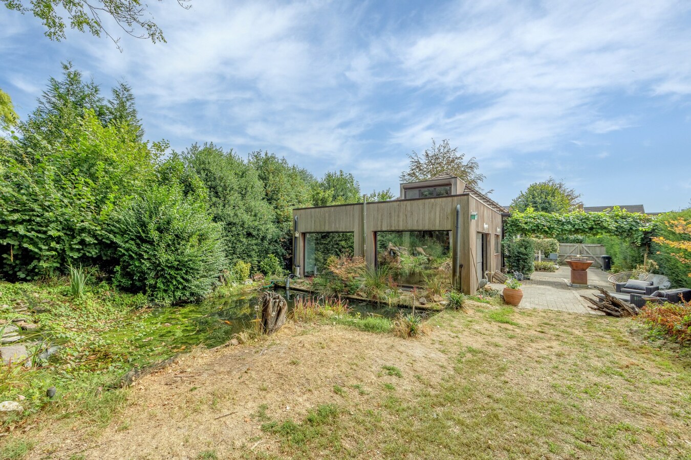 Kangoeroe/praktijk woning met 5 slaapkamers en prachtig open zicht 