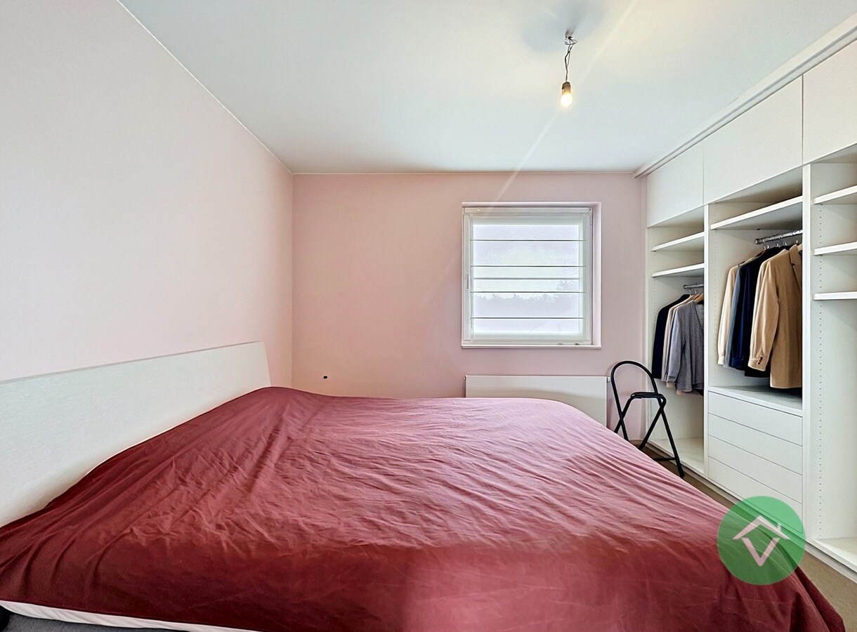 Lichtrijk appartement met garage en prachtig zicht op het park ’t Oosthof te Koekelare 