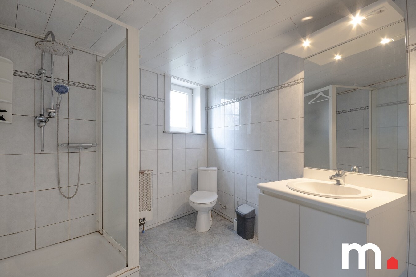 Centrumwoning met 3 slaapkamers en zonnige tuin te Moen! 