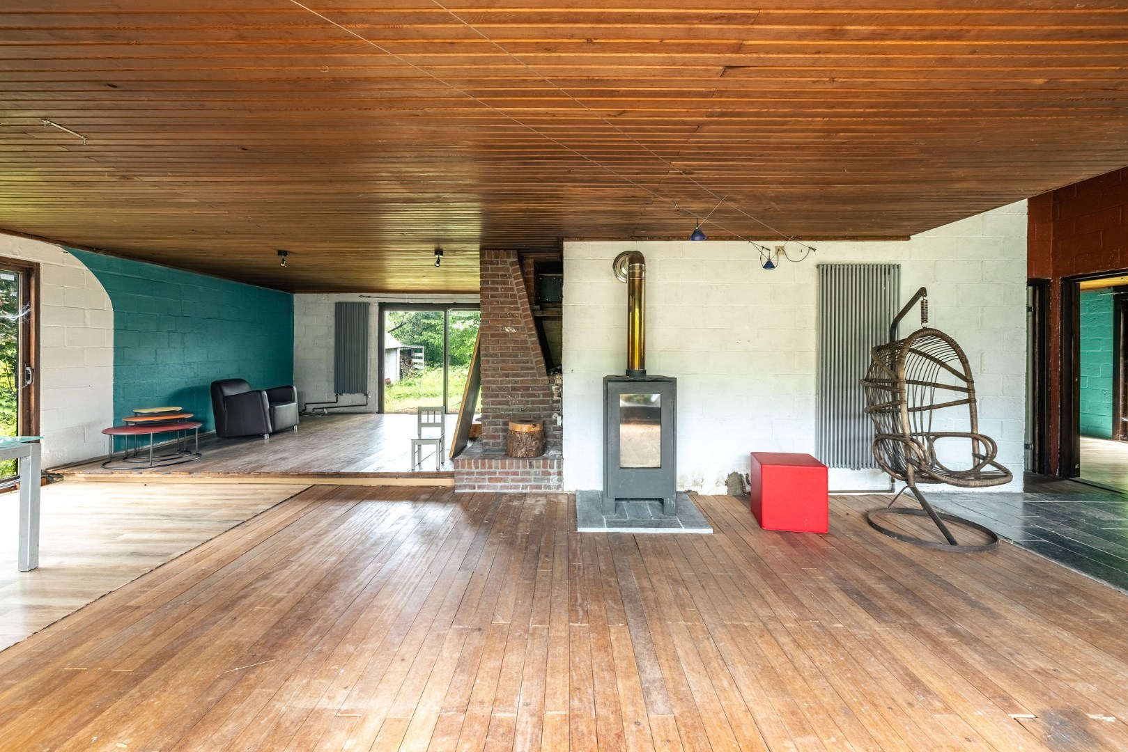 Seventies bungalowvilla met renovatiepotentieel op unieke ligging aan natuurgebied 