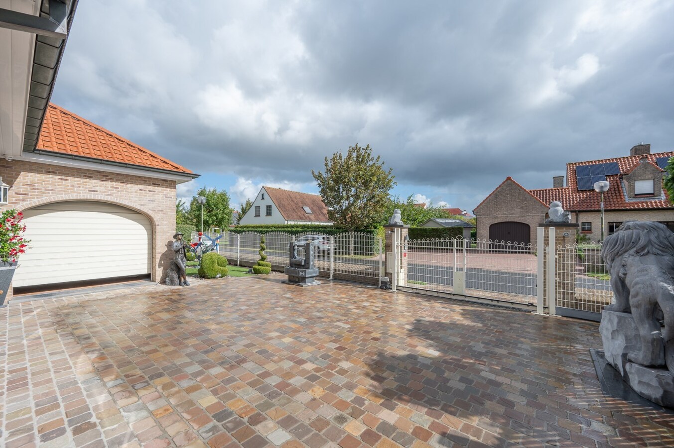 Klassevolle villa in residentiële villawijk te Knokke-Heist 