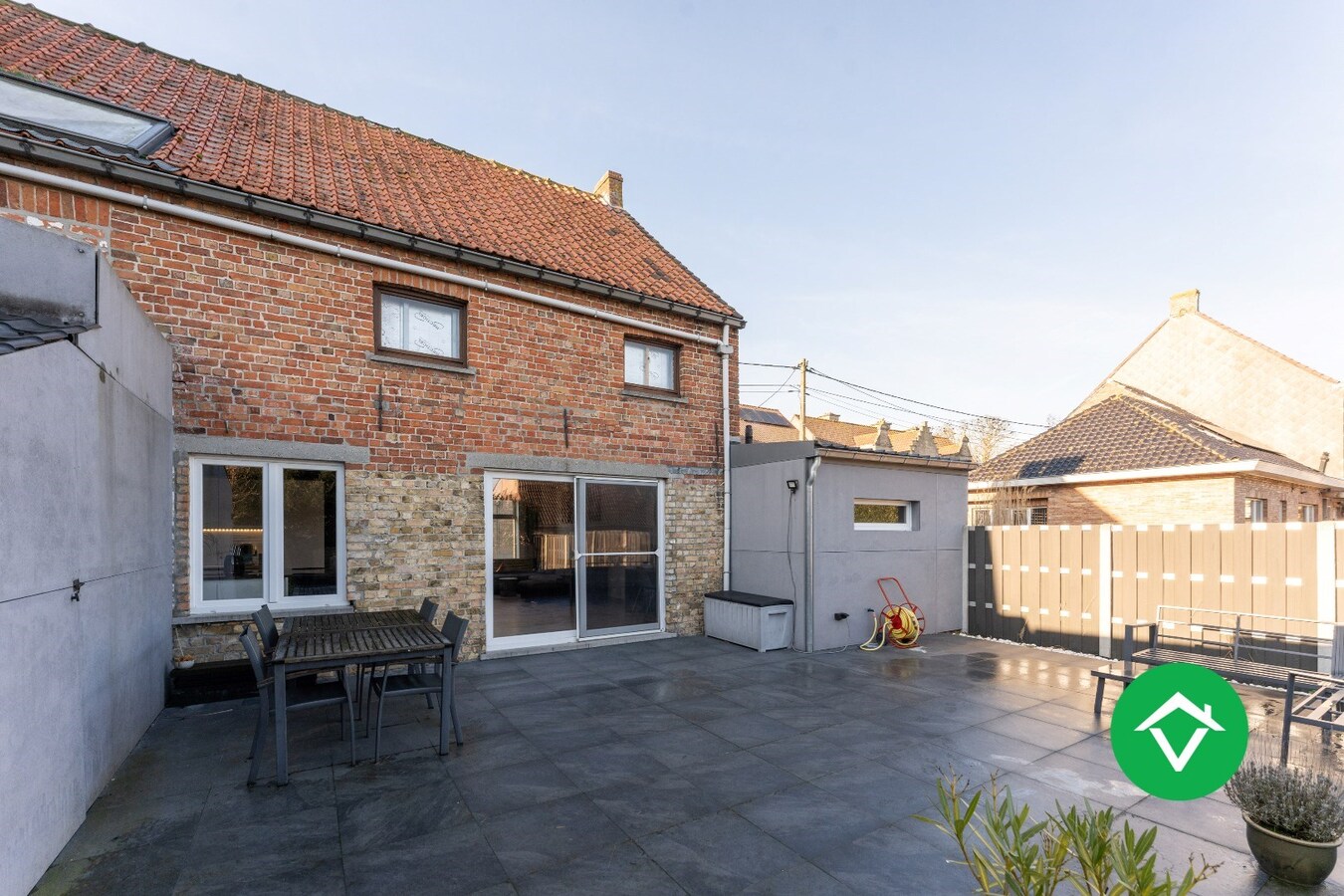 Instapklare, energiezuinige woning met privatieve tuin en garage te Pervijze 