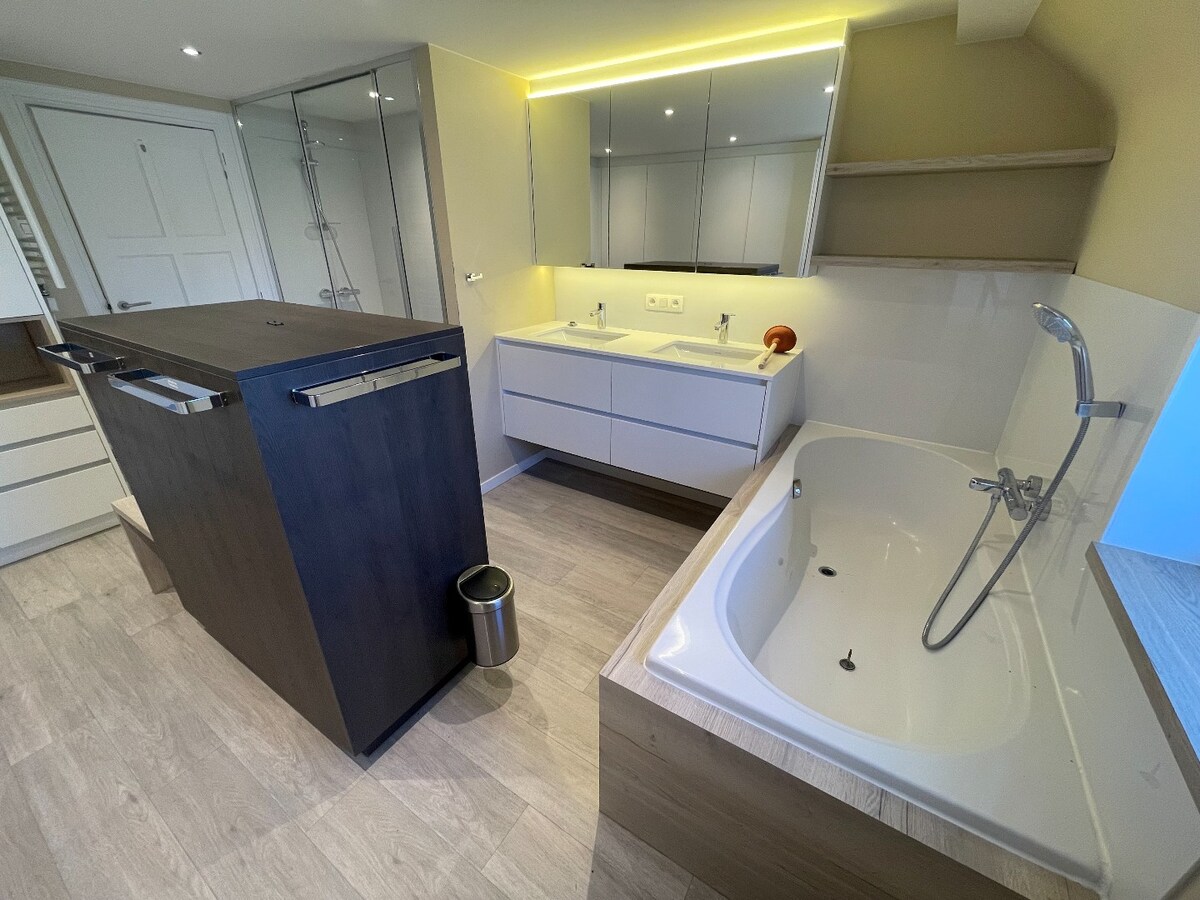 Stijlvol duplexappartement met verrassende buitenruimte, 3 slpk. 