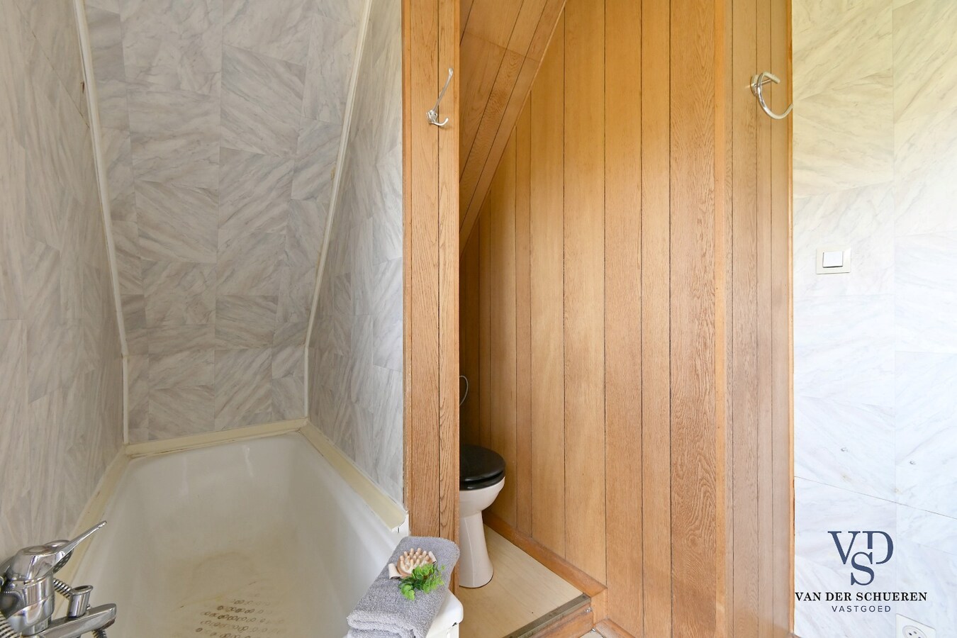 Te renoveren halfopen bebouwing in Deurle 