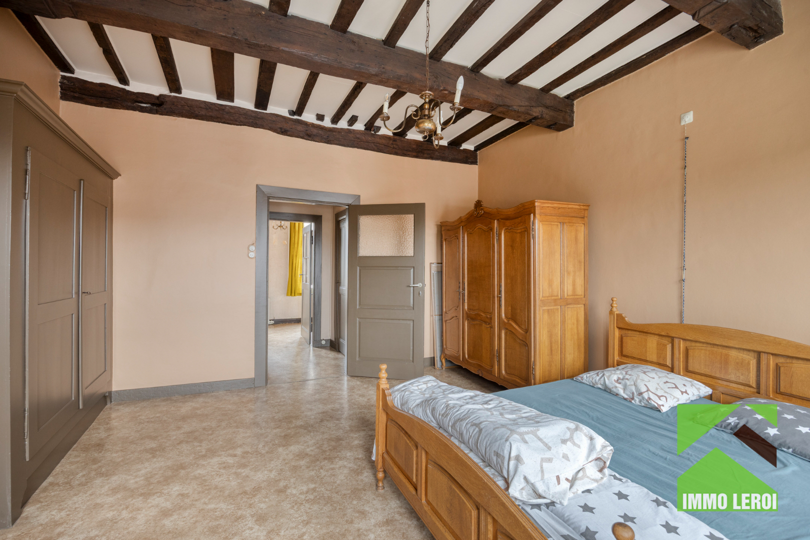 Slaapkamer 3 met doorgang nachthal
