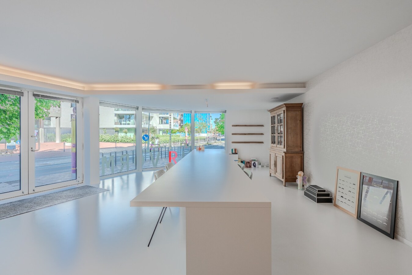 Commercial shop for sale in De Panne