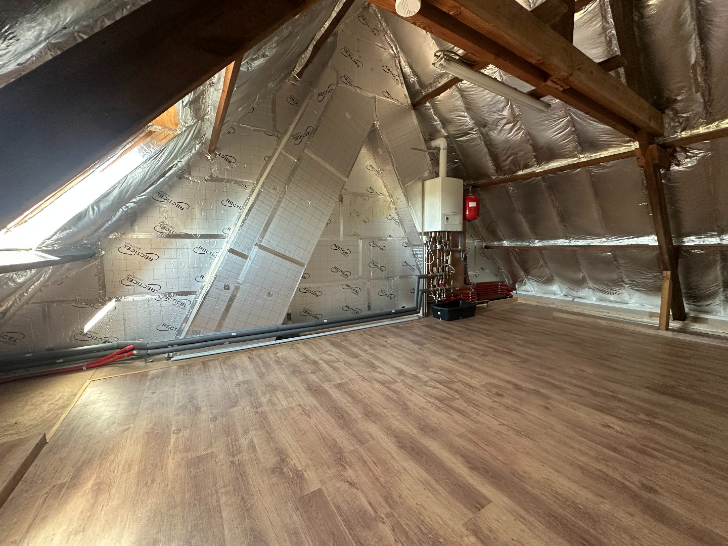 Instapklare woning met 2 slpk, garage en tuin, Aartrijke. 