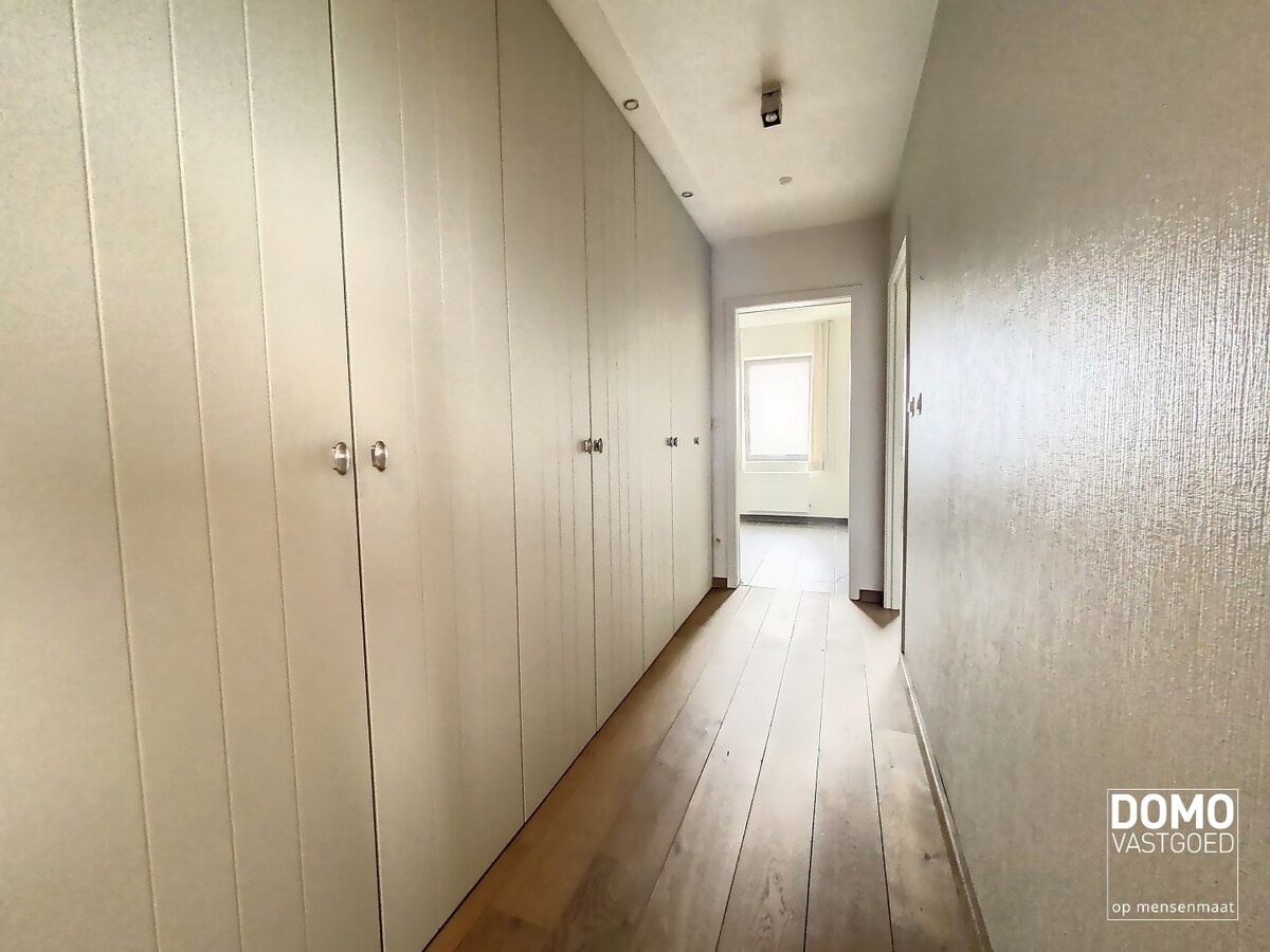 Ruime penthouse in Kermt met terras, lift, 3 slaapkamers en ruim terras 