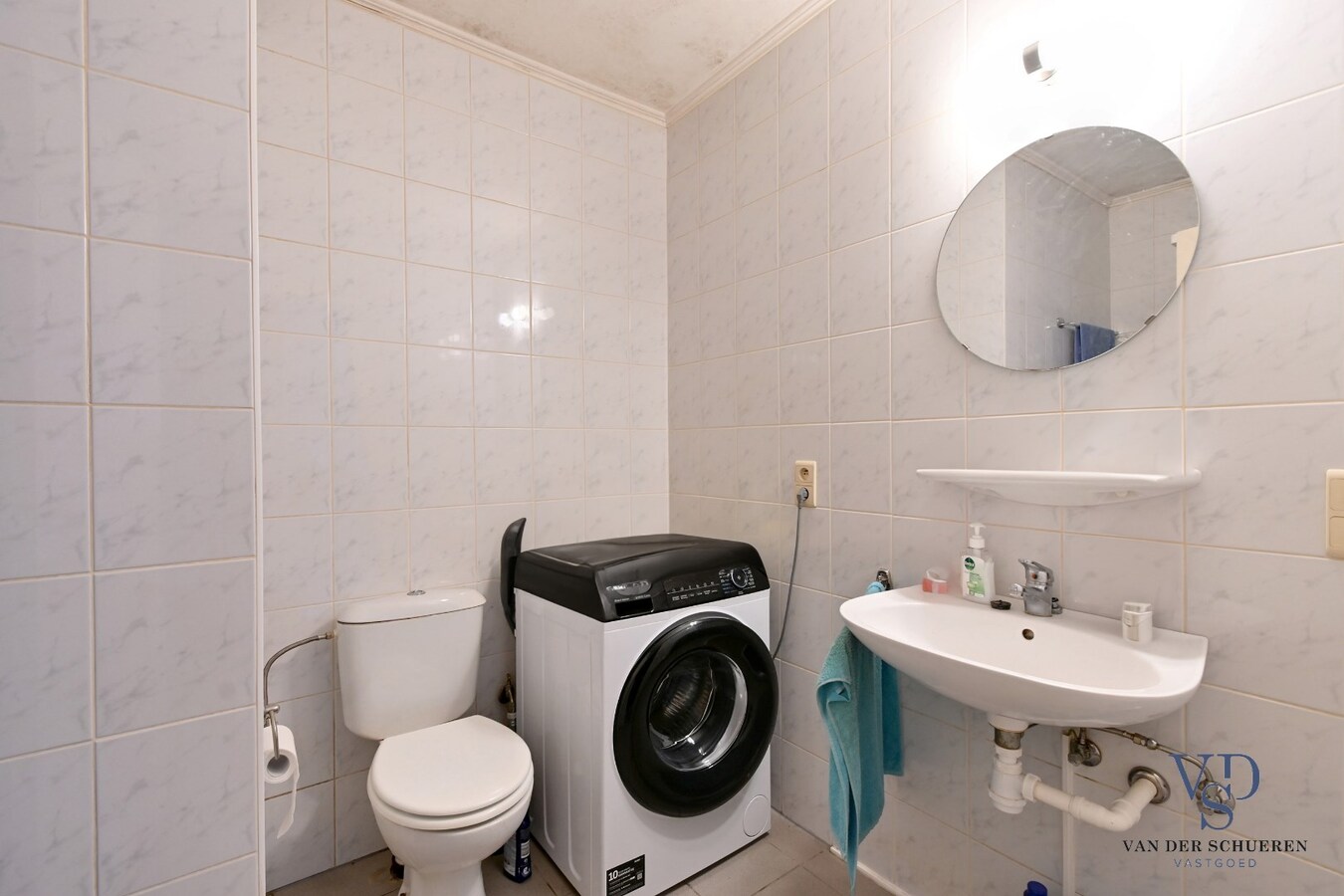 Degelijk investeringsappartement met garage. 