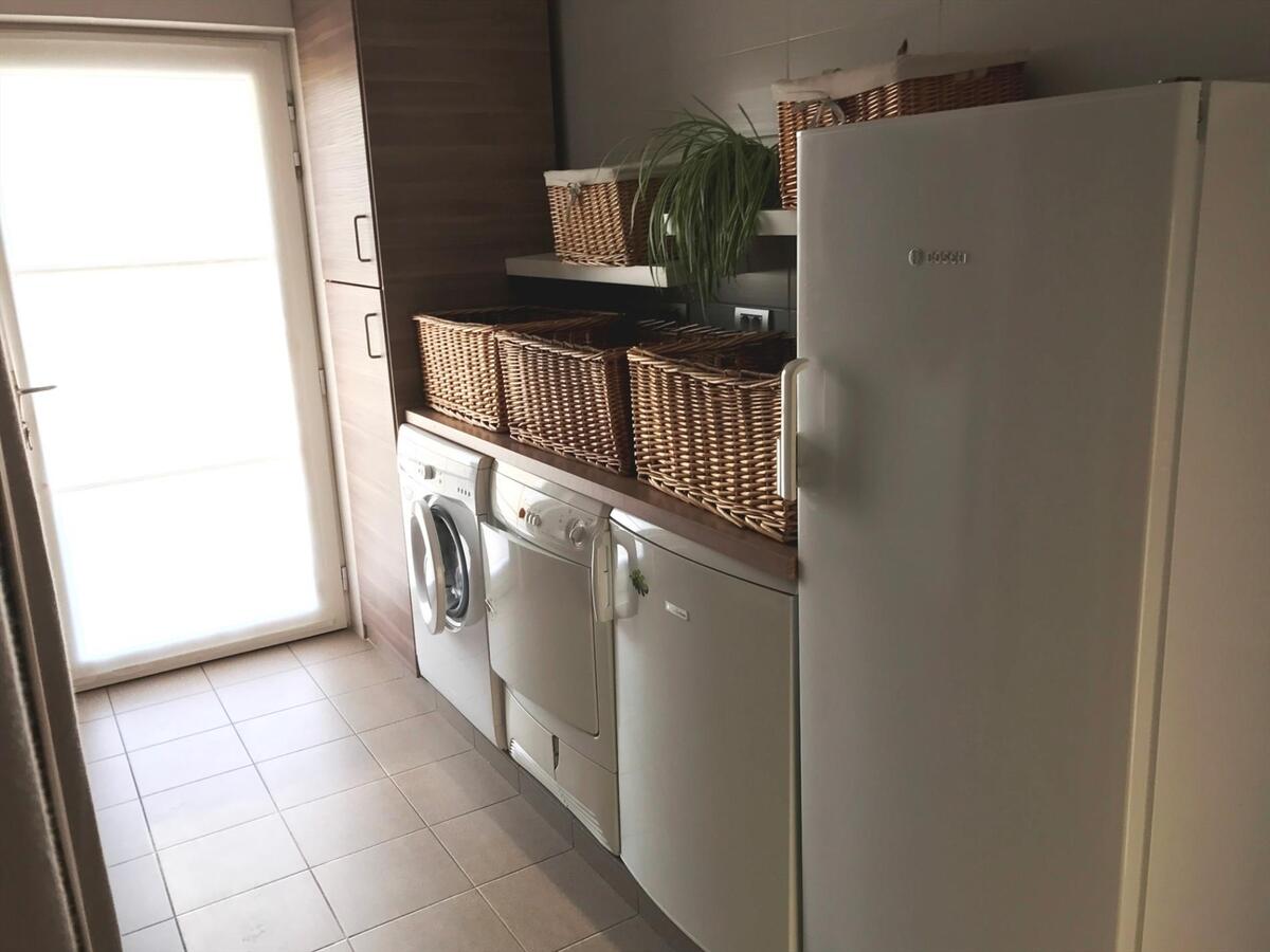 Uitstekend gelegen villa met grote zongerichte tuin 